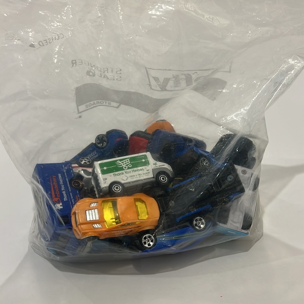 Lot Of 21 Toy Cars Used - Picture 2 of 2